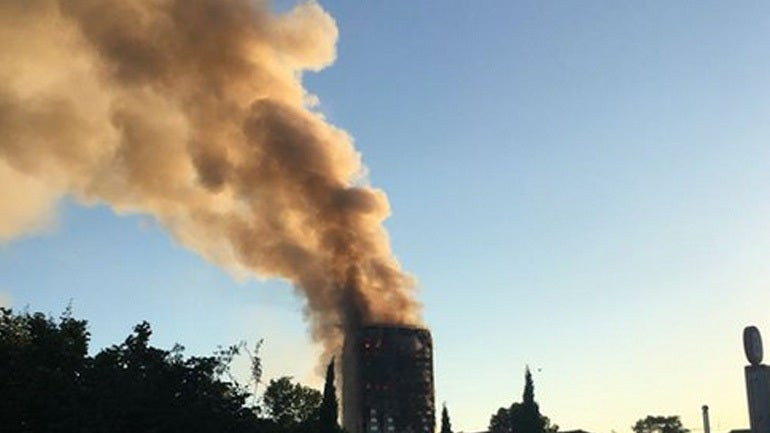 Λονδίνο: Κάτοικοι παραπονούνταν για την παραβίαση των κανόνων ασφαλείας στον πύργο